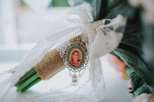 Load image into Gallery viewer, Lace Edge Rhinestone Single Photo Bouquet Charm