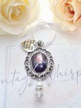 Load image into Gallery viewer, Lace Edge Rhinestone Single Photo Bouquet Charm