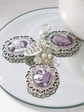 Load image into Gallery viewer, Lace Edge Rhinestone Triple Bouquet Charm with Beaded Cluster