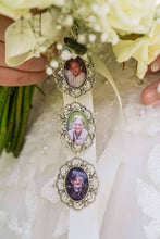 Load image into Gallery viewer, Lace Edge Rhinestone Quad Bouquet Charm